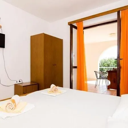 Barbara - With Terrace And Sea View 3 Adults *