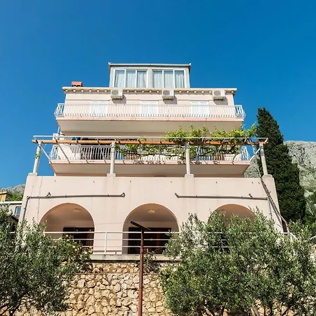 Barbara - With Terrace And Sea View 3 Adults
