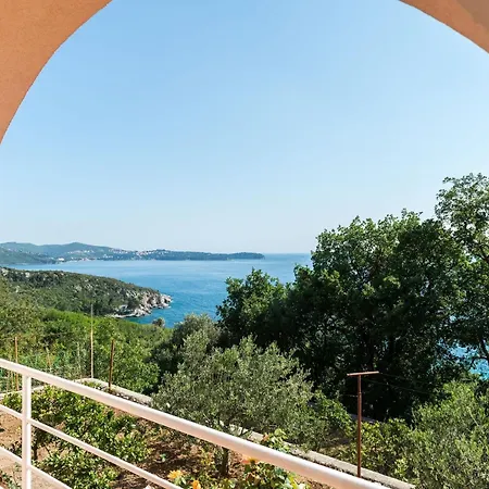 Barbara - With Terrace And Sea View 3 Adults Mlini